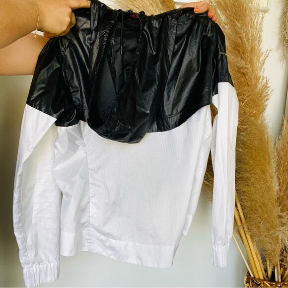 NEW NIKE Black White Colorblock Solid Windbreaker Jacket Hoodie Hood Pockets S - Picture 9 of 10